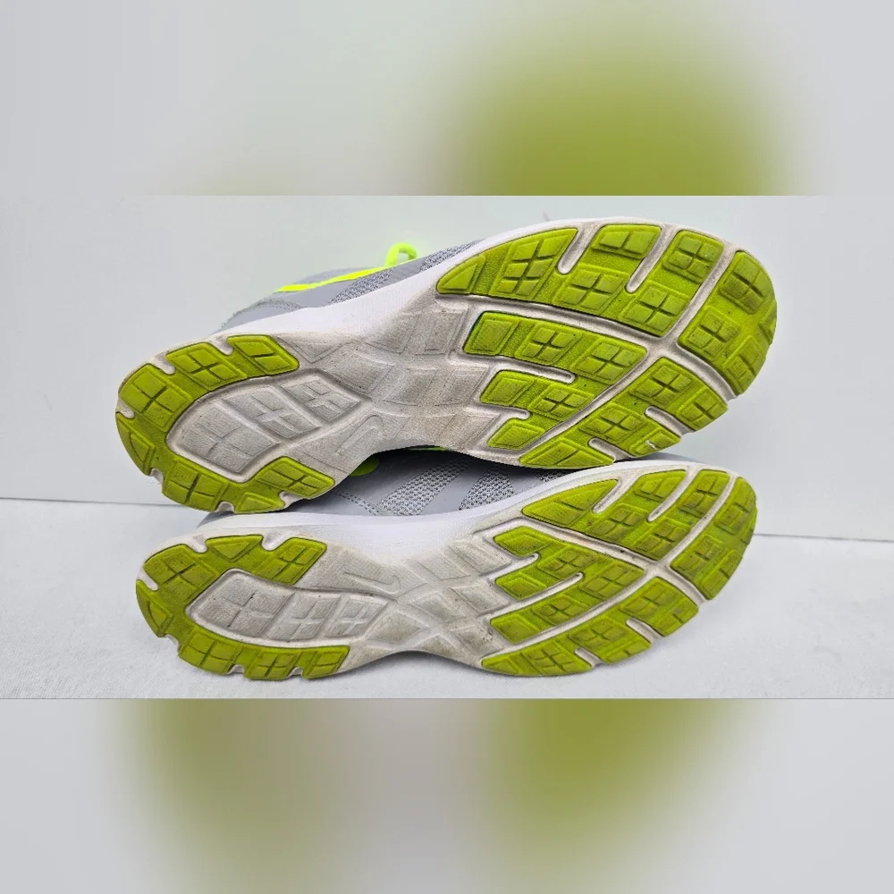 Nike Women’s Core Motion TR 2 Mesh Training Shoe 749180-003 Size 7.5 Gray Neon